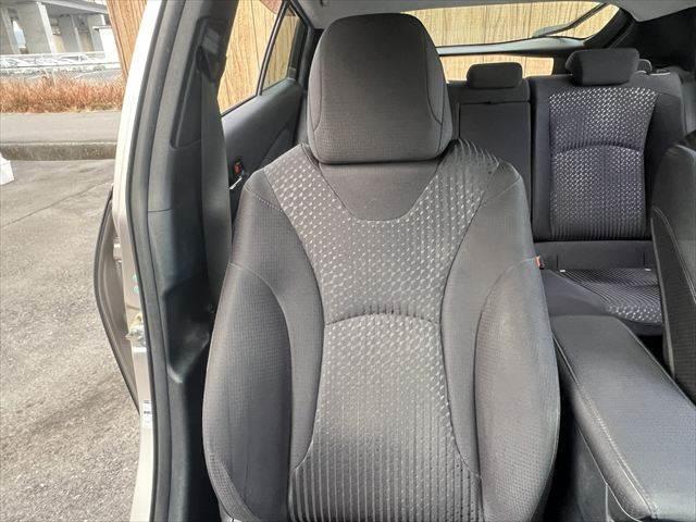 プリウス Ｓセーフティプラス　純正９インチナビ　レーダークルーズコントロール　デジタルインナーミラー　バックカメラ　衝突軽減ブレーキ　禁煙車　フルセグＴＶ　Ｂｌｕｅｔｏｏｔｈ　ＬＥＤヘッドライト　スマートキー　コーナーセンサー（57枚目）