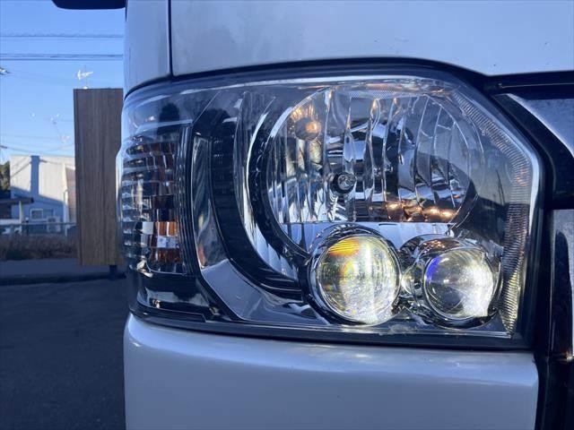 ハイエースバン ディーゼル　５ドア　標準ルーフ　標準フロア　２／５人　スーパ　ＳＤナビ　全方位カメラ　衝突軽減ブレーキ（32枚目）