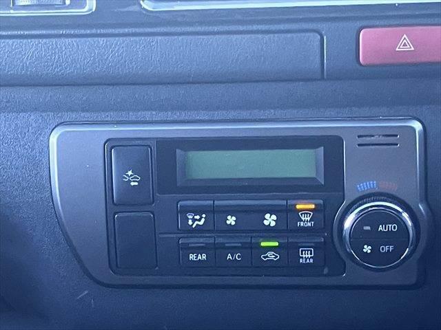 ハイエースバン ディーゼル　５ドア　標準ルーフ　標準フロア　２／５人　スーパ　ＳＤナビ　全方位カメラ　衝突軽減ブレーキ（37枚目）