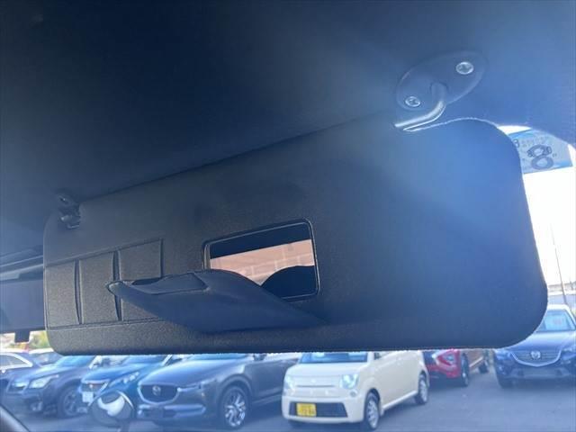 ハイエースバン ディーゼル　５ドア　標準ルーフ　標準フロア　２／５人　スーパ　ＳＤナビ　全方位カメラ　衝突軽減ブレーキ（49枚目）