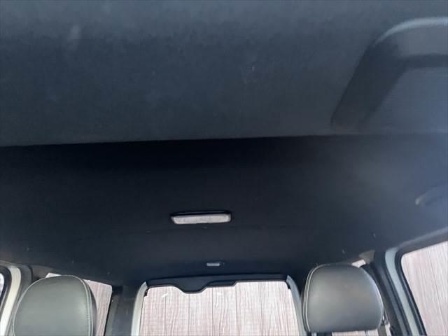 ハイエースバン ディーゼル　５ドア　標準ルーフ　標準フロア　２／５人　スーパ　ＳＤナビ　全方位カメラ　衝突軽減ブレーキ（52枚目）