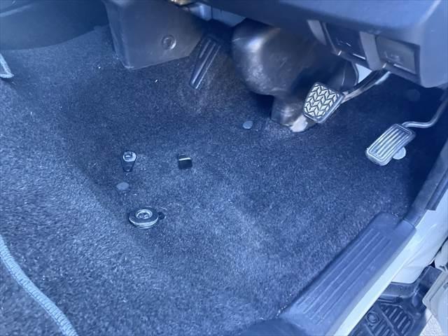 ハイエースバン ディーゼル　５ドア　標準ルーフ　標準フロア　２／５人　スーパ　ＳＤナビ　全方位カメラ　衝突軽減ブレーキ（53枚目）