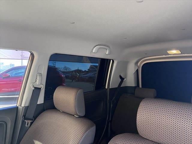 ���V����