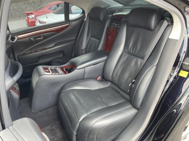 LS600hL バージョンUZ マークレビンソン レーダークルーズ 後席モニター リアシートマッサージ機 革シート 4WD 衝突軽減ブレーキ シートヒーター シートメモリー 純正HDDナビ バックカメラ ステアリングヒーター(16枚目)