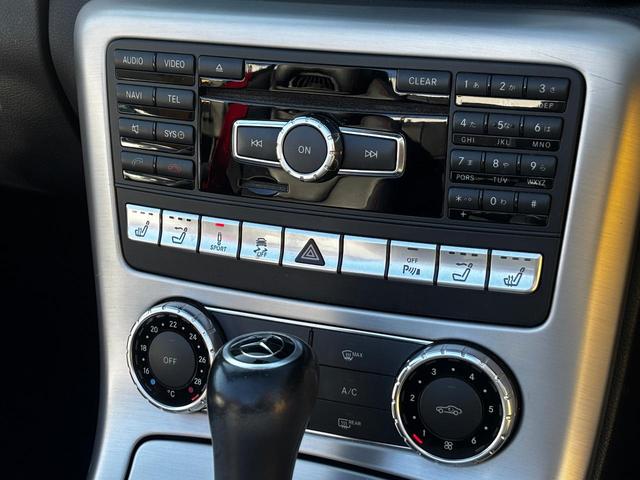 SLK R172/AMGスポーツパッケージ/自社制作/ガラスルーフ AMGスポーツパッケージ/パナメリカーナ新品/ガラスルーフ/R172/ボンネットクロームフィン新品/オーナメントAMG新品/コマンドダイヤルAMG新品/AMGバッヂ新品/電動オープン/エアスカーフ(47枚目)