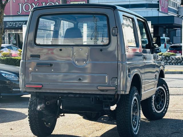 ジムニー ＨＣ　ＪＢ６４全塗装／増しリーフリフトアップ／ＬＥＤヘッドライト／ＬＥＤテールランプ／縞板ドアトリム／タイミングベルト交換済／圧縮測定済／オープンカントリーＭＴ／ＷＯＲＫ１６インチ／ディープコーンハンドル（17枚目）