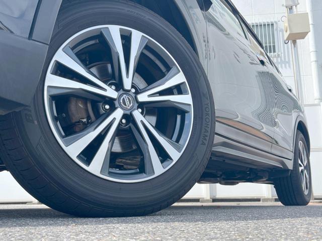 エクストレイル ２０Ｘｉ　禁煙車　純正９インチメモリーナビ　全周囲カメラ　プロパイロット　電動リアゲート　レザー調シート　ＥＴＣ　デジタルミラー　Ｂｌｕｅｔｏｏｔｈ　ＣＤ　フルセグ　純正１８インチアルミホイール（13枚目）