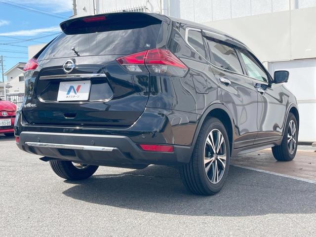 エクストレイル ２０Ｘｉ　禁煙車　純正９インチメモリーナビ　全周囲カメラ　プロパイロット　電動リアゲート　レザー調シート　ＥＴＣ　デジタルミラー　Ｂｌｕｅｔｏｏｔｈ　ＣＤ　フルセグ　純正１８インチアルミホイール（17枚目）