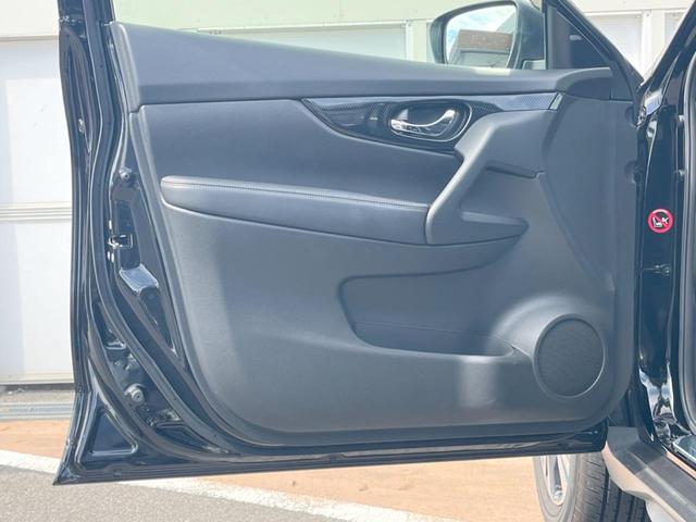 エクストレイル ２０Ｘｉ　禁煙車　純正９インチメモリーナビ　全周囲カメラ　プロパイロット　電動リアゲート　レザー調シート　ＥＴＣ　デジタルミラー　Ｂｌｕｅｔｏｏｔｈ　ＣＤ　フルセグ　純正１８インチアルミホイール（30枚目）