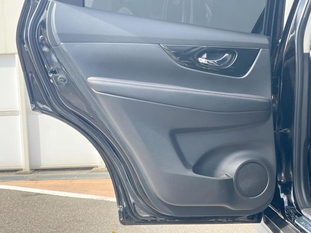 エクストレイル ２０Ｘｉ　禁煙車　純正９インチメモリーナビ　全周囲カメラ　プロパイロット　電動リアゲート　レザー調シート　ＥＴＣ　デジタルミラー　Ｂｌｕｅｔｏｏｔｈ　ＣＤ　フルセグ　純正１８インチアルミホイール（32枚目）