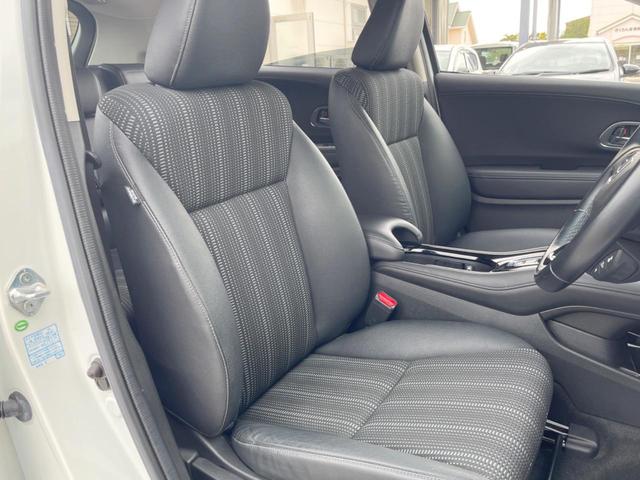 ヴェゼル ハイブリッドＺ　禁煙車　純正ナビ　バックカメラ　ＥＴＣ　シートヒーター　オートエアコン　ハーフレザーシート　クルーズコントロール　ＬＥＤヘッドライト　純正１７インチアルミホイール　ステアリングスイッチ（8枚目）