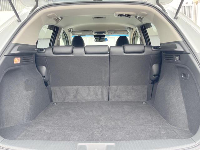 ヴェゼル ハイブリッドＺ　禁煙車　純正ナビ　バックカメラ　ＥＴＣ　シートヒーター　オートエアコン　ハーフレザーシート　クルーズコントロール　ＬＥＤヘッドライト　純正１７インチアルミホイール　ステアリングスイッチ（10枚目）
