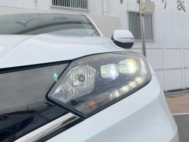 ヴェゼル ハイブリッドＺ　禁煙車　純正ナビ　バックカメラ　ＥＴＣ　シートヒーター　オートエアコン　ハーフレザーシート　クルーズコントロール　ＬＥＤヘッドライト　純正１７インチアルミホイール　ステアリングスイッチ（12枚目）