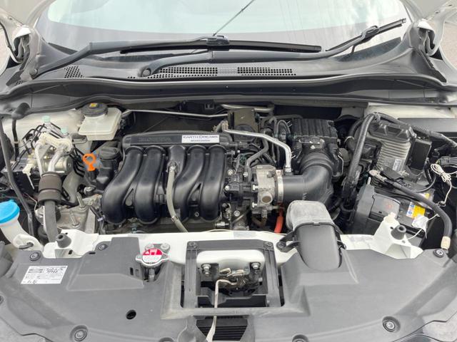 ヴェゼル ハイブリッドＺ　禁煙車　純正ナビ　バックカメラ　ＥＴＣ　シートヒーター　オートエアコン　ハーフレザーシート　クルーズコントロール　ＬＥＤヘッドライト　純正１７インチアルミホイール　ステアリングスイッチ（18枚目）