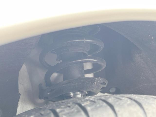 ヴェゼル ハイブリッドＺ　禁煙車　純正ナビ　バックカメラ　ＥＴＣ　シートヒーター　オートエアコン　ハーフレザーシート　クルーズコントロール　ＬＥＤヘッドライト　純正１７インチアルミホイール　ステアリングスイッチ（20枚目）