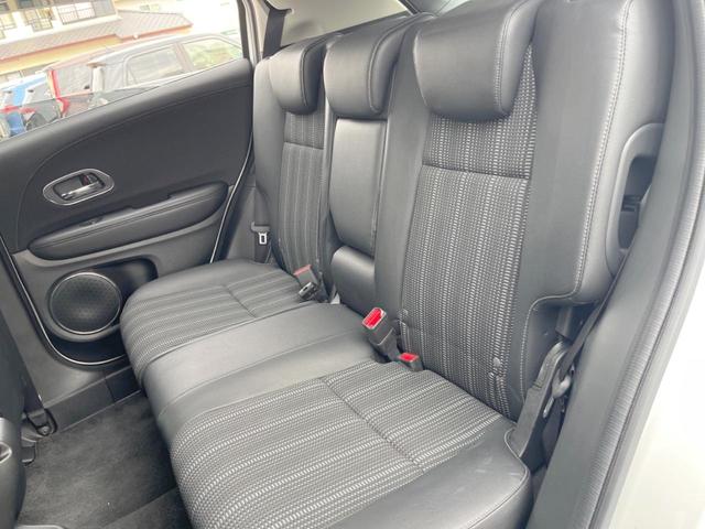 ヴェゼル ハイブリッドＺ　禁煙車　純正ナビ　バックカメラ　ＥＴＣ　シートヒーター　オートエアコン　ハーフレザーシート　クルーズコントロール　ＬＥＤヘッドライト　純正１７インチアルミホイール　ステアリングスイッチ（29枚目）