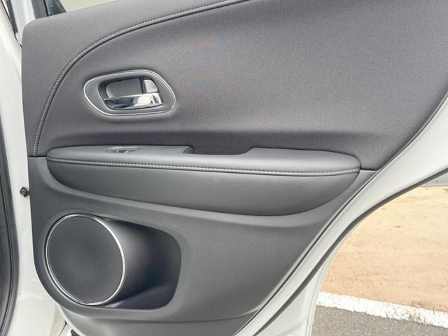 ヴェゼル ハイブリッドＺ　禁煙車　純正ナビ　バックカメラ　ＥＴＣ　シートヒーター　オートエアコン　ハーフレザーシート　クルーズコントロール　ＬＥＤヘッドライト　純正１７インチアルミホイール　ステアリングスイッチ（34枚目）