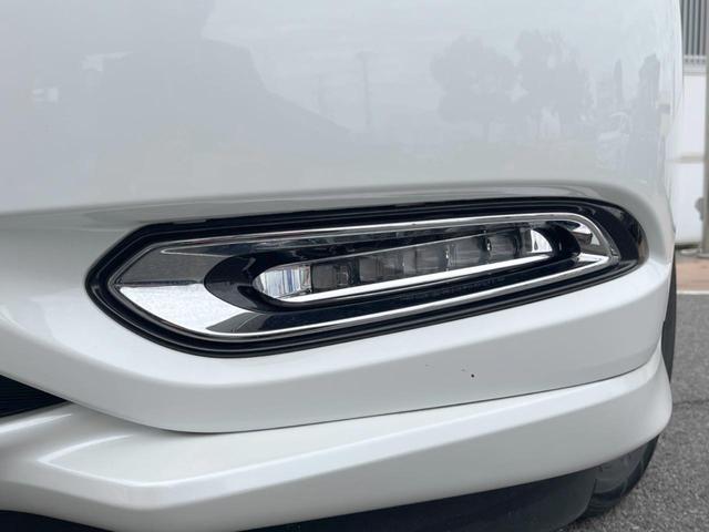 ヴェゼル ハイブリッドＺ　禁煙車　純正ナビ　バックカメラ　ＥＴＣ　シートヒーター　オートエアコン　ハーフレザーシート　クルーズコントロール　ＬＥＤヘッドライト　純正１７インチアルミホイール　ステアリングスイッチ（35枚目）