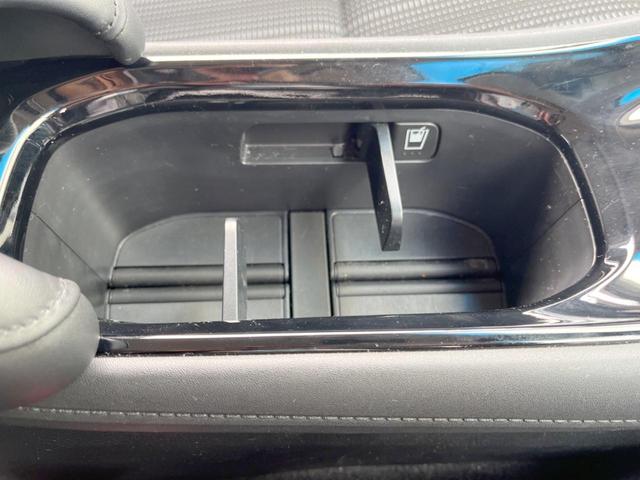 ヴェゼル ハイブリッドＺ　禁煙車　純正ナビ　バックカメラ　ＥＴＣ　シートヒーター　オートエアコン　ハーフレザーシート　クルーズコントロール　ＬＥＤヘッドライト　純正１７インチアルミホイール　ステアリングスイッチ（46枚目）