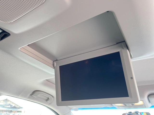エルグランド ＶＩＰ　禁煙車　純正ナビサンルーフ　両側電動スライドドア　フリップダウンモニター　全周囲カメラ　ＢＯＳＥサウンド　電動リアゲート　ドライブレコーダー　コーナーセンサー　スマートキー　ＥＴＣ（5枚目）