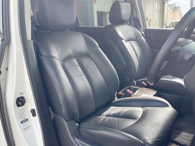 エルグランド ＶＩＰ　禁煙車　純正ナビサンルーフ　両側電動スライドドア　フリップダウンモニター　全周囲カメラ　ＢＯＳＥサウンド　電動リアゲート　ドライブレコーダー　コーナーセンサー　スマートキー　ＥＴＣ（8枚目）