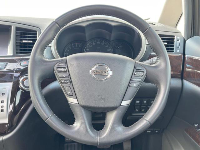エルグランド ＶＩＰ　禁煙車　純正ナビサンルーフ　両側電動スライドドア　フリップダウンモニター　全周囲カメラ　ＢＯＳＥサウンド　電動リアゲート　ドライブレコーダー　コーナーセンサー　スマートキー　ＥＴＣ（12枚目）