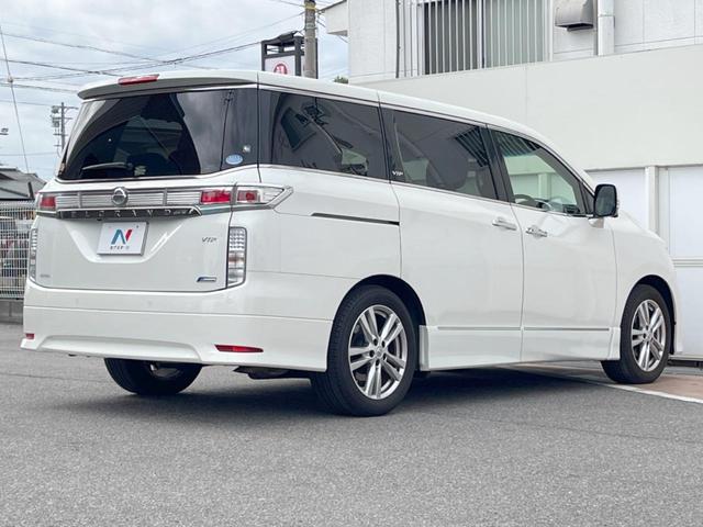 エルグランド ＶＩＰ　禁煙車　純正ナビサンルーフ　両側電動スライドドア　フリップダウンモニター　全周囲カメラ　ＢＯＳＥサウンド　電動リアゲート　ドライブレコーダー　コーナーセンサー　スマートキー　ＥＴＣ（18枚目）
