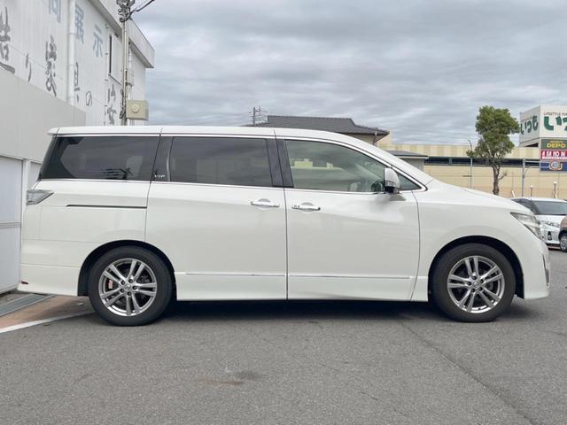 エルグランド ＶＩＰ　禁煙車　純正ナビサンルーフ　両側電動スライドドア　フリップダウンモニター　全周囲カメラ　ＢＯＳＥサウンド　電動リアゲート　ドライブレコーダー　コーナーセンサー　スマートキー　ＥＴＣ（22枚目）
