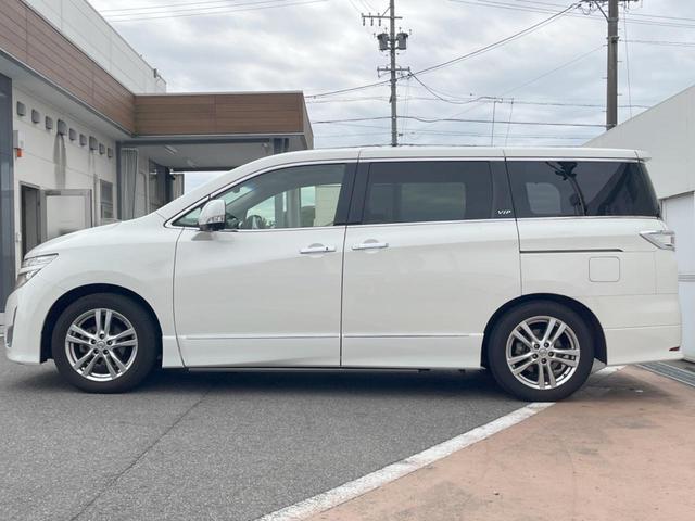 エルグランド ＶＩＰ　禁煙車　純正ナビサンルーフ　両側電動スライドドア　フリップダウンモニター　全周囲カメラ　ＢＯＳＥサウンド　電動リアゲート　ドライブレコーダー　コーナーセンサー　スマートキー　ＥＴＣ（23枚目）