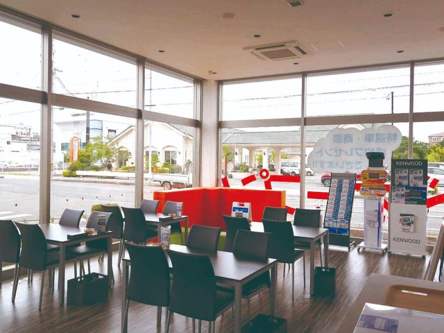 エルグランド ＶＩＰ　禁煙車　純正ナビサンルーフ　両側電動スライドドア　フリップダウンモニター　全周囲カメラ　ＢＯＳＥサウンド　電動リアゲート　ドライブレコーダー　コーナーセンサー　スマートキー　ＥＴＣ（75枚目）
