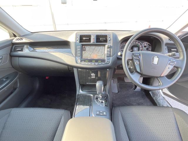 クラウン ロイヤルサルーンG 純正HDDナビ バックカメラ スマートキー HIDヘッド ビルトインETC クルコン オートライト デュアルエアコン 純正16インチアルミ CD DVD再生 フルセグ(2枚目)