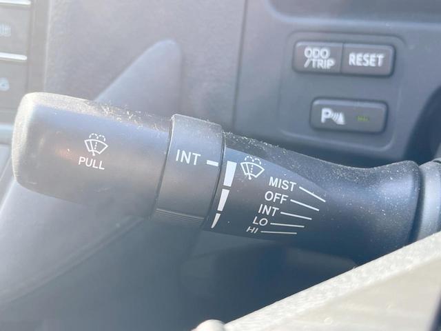 クラウン ロイヤルサルーンG 純正HDDナビ バックカメラ スマートキー HIDヘッド ビルトインETC クルコン オートライト デュアルエアコン 純正16インチアルミ CD DVD再生 フルセグ(30枚目)