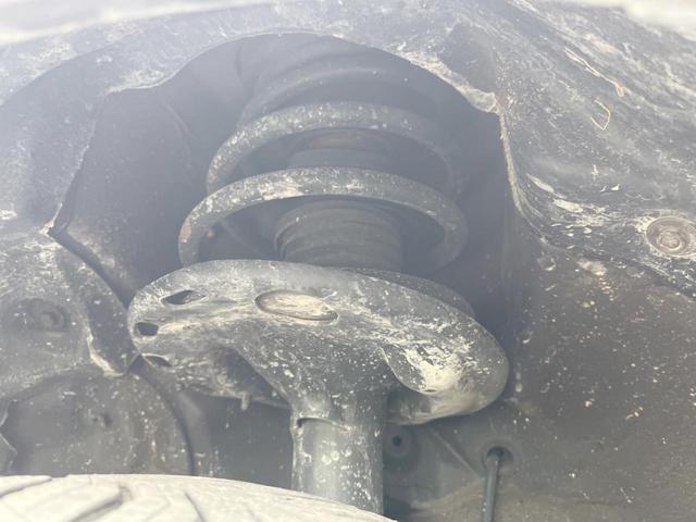 お車を安心してお乗りいただく為には、足回りの定期点検が欠かせません。サービスサポート（有償保証）では無料点検もご提供しており、安心のカーライフをお過ごしいただけるサポート体制が整っています。