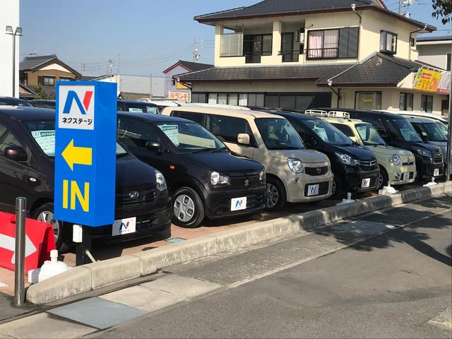 ズラッと並んだ展示車と大きな「Ｎ」の看板が目印です！