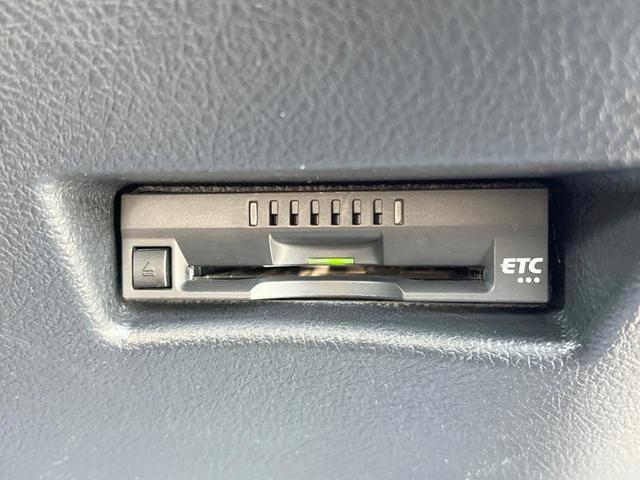 シエンタ Ｇ　クエロ　禁煙車　ＳＤナビ　バックカメラ　ドライブレコーダー　ＥＴＣ　プリクラッシュセーフティ　両側電動スライドドア　ハーフレザーシート　純正１５インチスチールホイール　ＬＥＤヘッドライト　スマートキー（5枚目）