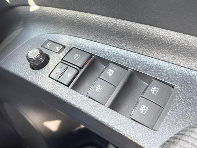 シエンタ Ｇ　クエロ　禁煙車　ＳＤナビ　バックカメラ　ドライブレコーダー　ＥＴＣ　プリクラッシュセーフティ　両側電動スライドドア　ハーフレザーシート　純正１５インチスチールホイール　ＬＥＤヘッドライト　スマートキー（47枚目）