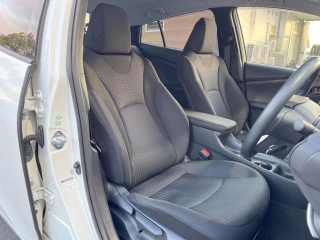 プリウス Ｓセーフティプラス　禁煙車　純正ナビ　バックカメラ　ドライブレコーダー　ＥＴＣ　プリクラッシュセーフティ　ヘッドアップ　ＬＥＤヘッドライト　純正１５インチアルミホイール　スマートキー　オートエアコン（8枚目）