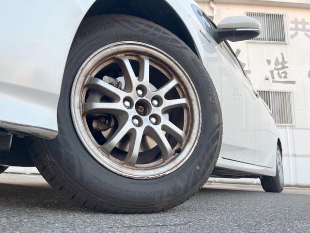 プリウス Ｓセーフティプラス　禁煙車　純正ナビ　バックカメラ　ドライブレコーダー　ＥＴＣ　プリクラッシュセーフティ　ヘッドアップ　ＬＥＤヘッドライト　純正１５インチアルミホイール　スマートキー　オートエアコン（13枚目）