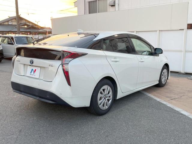 プリウス Ｓセーフティプラス　禁煙車　純正ナビ　バックカメラ　ドライブレコーダー　ＥＴＣ　プリクラッシュセーフティ　ヘッドアップ　ＬＥＤヘッドライト　純正１５インチアルミホイール　スマートキー　オートエアコン（17枚目）