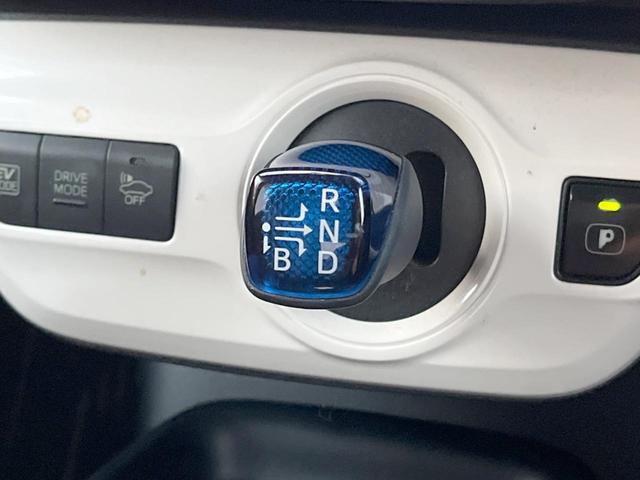 プリウス Ｓセーフティプラス　禁煙車　純正ナビ　バックカメラ　ドライブレコーダー　ＥＴＣ　プリクラッシュセーフティ　ヘッドアップ　ＬＥＤヘッドライト　純正１５インチアルミホイール　スマートキー　オートエアコン（18枚目）