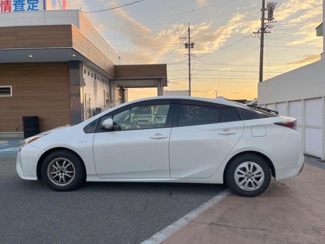 プリウス Ｓセーフティプラス　禁煙車　純正ナビ　バックカメラ　ドライブレコーダー　ＥＴＣ　プリクラッシュセーフティ　ヘッドアップ　ＬＥＤヘッドライト　純正１５インチアルミホイール　スマートキー　オートエアコン（24枚目）