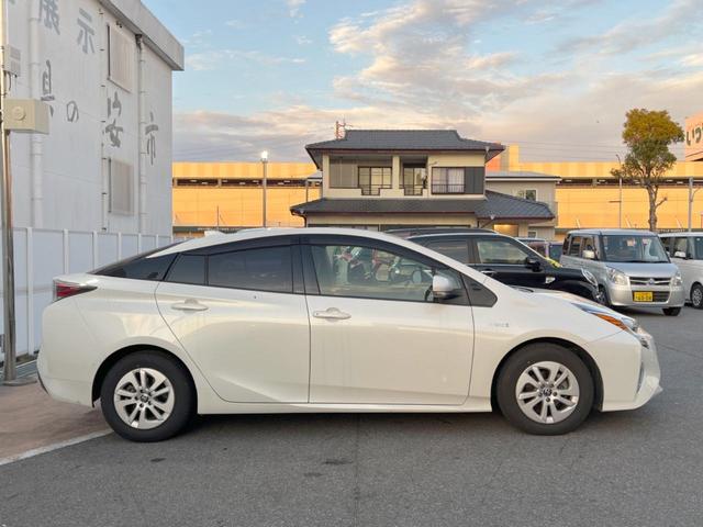 プリウス Ｓセーフティプラス　禁煙車　純正ナビ　バックカメラ　ドライブレコーダー　ＥＴＣ　プリクラッシュセーフティ　ヘッドアップ　ＬＥＤヘッドライト　純正１５インチアルミホイール　スマートキー　オートエアコン（25枚目）