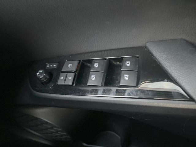 プリウス Ｓセーフティプラス　禁煙車　純正ナビ　バックカメラ　ドライブレコーダー　ＥＴＣ　プリクラッシュセーフティ　ヘッドアップ　ＬＥＤヘッドライト　純正１５インチアルミホイール　スマートキー　オートエアコン（43枚目）