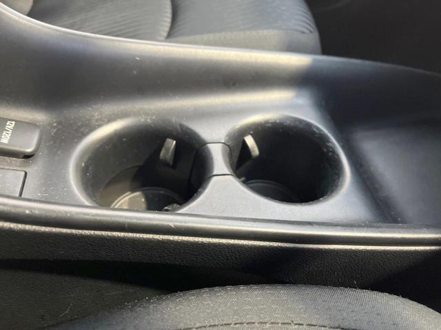 プリウス Ｓセーフティプラス　禁煙車　純正ナビ　バックカメラ　ドライブレコーダー　ＥＴＣ　プリクラッシュセーフティ　ヘッドアップ　ＬＥＤヘッドライト　純正１５インチアルミホイール　スマートキー　オートエアコン（47枚目）