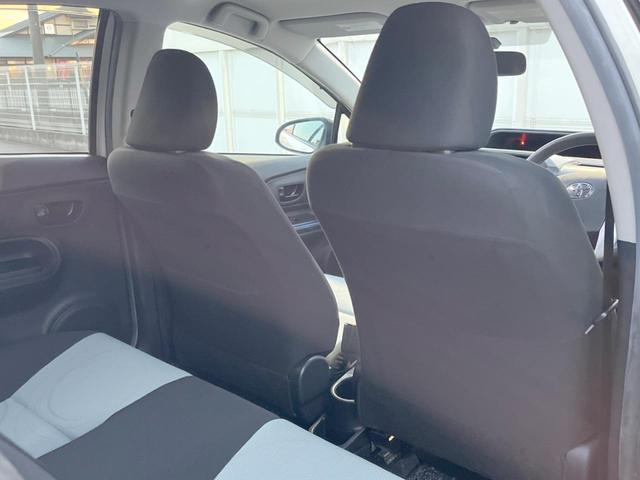 アクア S 禁煙車 SDナビ スマートキー HIDヘッドライト ビルトインETC オートライト オートエアコン CD DVD再生 フルセグ Bluetooth接続 衝突安全ボディ トラクションコントロール(28枚目)