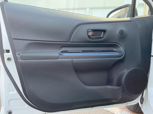 アクア S 禁煙車 SDナビ スマートキー HIDヘッドライト ビルトインETC オートライト オートエアコン CD DVD再生 フルセグ Bluetooth接続 衝突安全ボディ トラクションコントロール(30枚目)