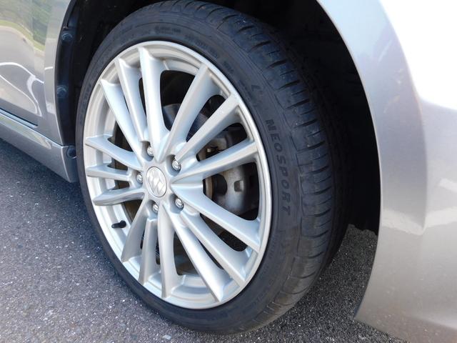 スイフトスポーツ ベースグレード　ディスチャージヘッドランプ装着車　６ＭＴ／クルーズコントロール／社外マフラー／純正アルミ／オートライト／プッシュスタート／バックカメラ／ＥＴＣ／Ｂｌｕｅｔｏｏｔｈ／ＴＶ／ナビ／ＤＶＤ／横滑り抑制／保証付／車検２年（13枚目）