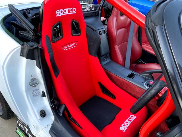 Ｓ２０００ ベースグレード　当店デモカー　レーシングハート１８インチ　ＴＥＩＮ車高調　クスコ６点ロールバー　グレッディスポイラー　ジェイズタイプディフューザ　中間ストレートマフラー　スパルコバケットシート　ＨＫＳエアクリ（17枚目）