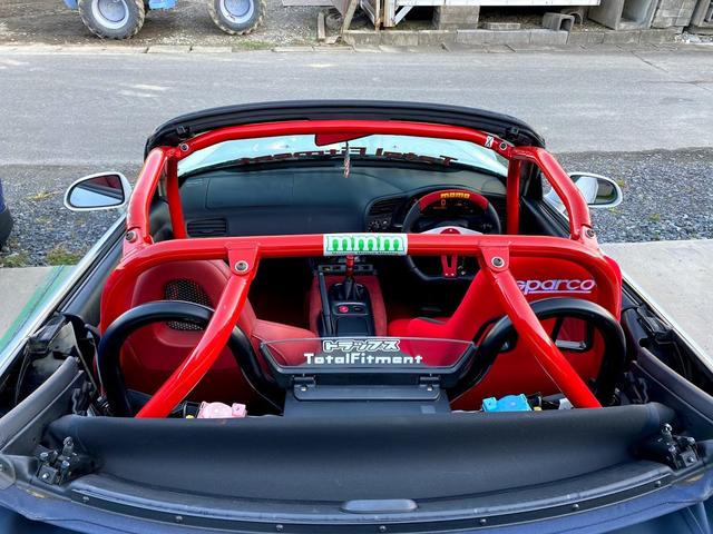 Ｓ２０００ ベースグレード　当店デモカー　レーシングハート１８インチ　ＴＥＩＮ車高調　クスコ６点ロールバー　グレッディスポイラー　ジェイズタイプディフューザ　中間ストレートマフラー　スパルコバケットシート　ＨＫＳエアクリ（18枚目）