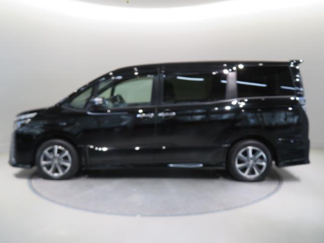 ヴォクシー ZS 煌II 衝突被害軽減システム メモリーナビ フルセグ バックカメラ ETC ドラレコ CD DVD再生 後席モニター オートクルーズコントロール LEDヘッドランプ 両側電動スライド 乗車定員7人 3列シート(3枚目)